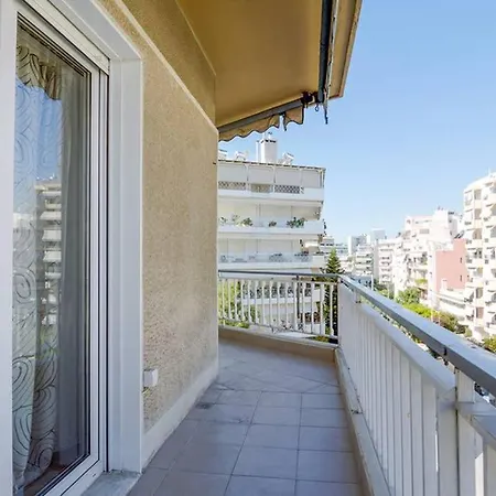 Classy 2 Bedroom In Nea Smyrni